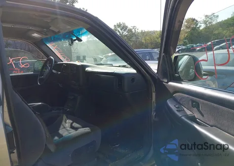 2002 GMC Sierra 2500Hd Sle из США, поврежденный, VIN 1GTHC29G62E304008